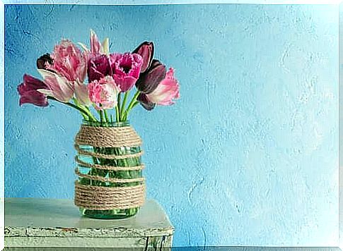 Vase with pink and purple flowers