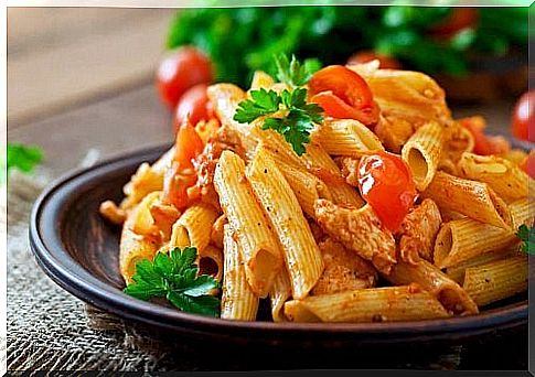 Pasta with cherry tomatoes