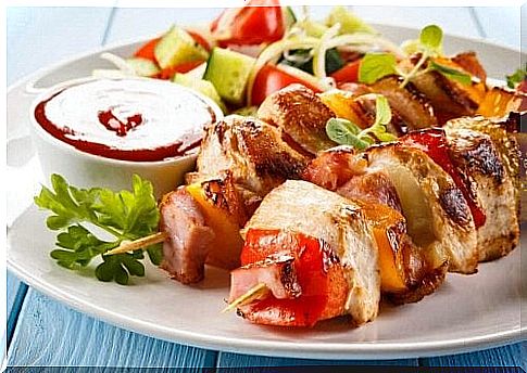 Chicken skewers as one of the recipes for a family barbecue