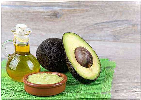 Using Avocado Kernel And Oats And Almond Oils To Fight Cellulite