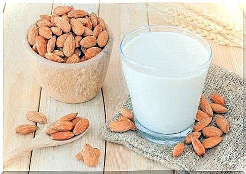 Make your own almond milk to lose weight