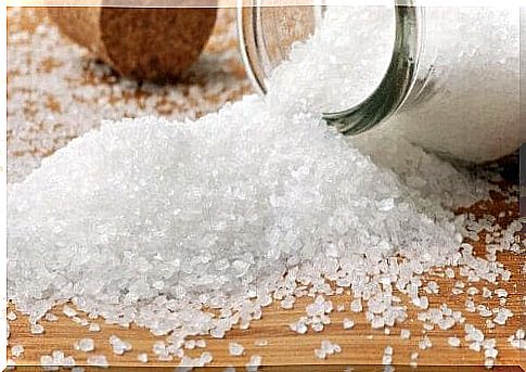 Salt against mouth ulcers