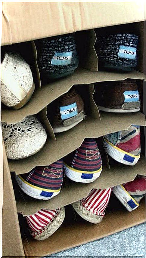 Store shoes