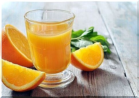 Orange juice is a remedy for the care of your nails