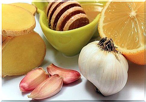 Properties of a mixture of garlic and honey